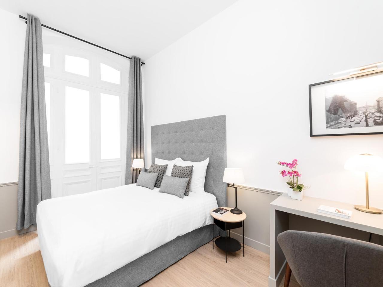 Livinparis - Luxury 3 & 4 Bedrooms Montmartre I Bagian luar foto